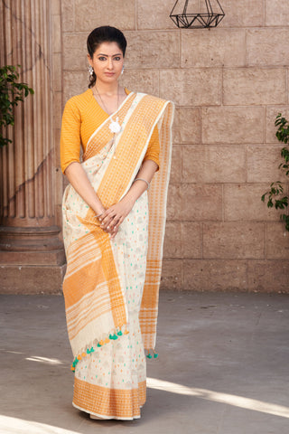 Chettinadu Cotton saree in Off-White and handprint