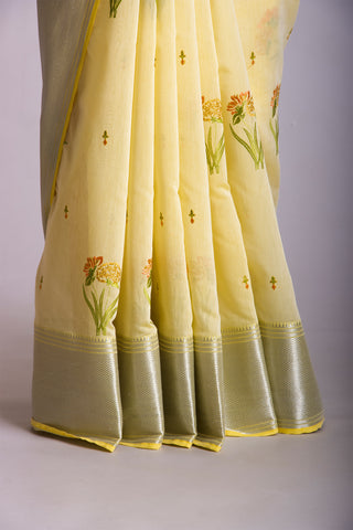 Mangalagiri silk saree with  flower design hand embroidered.