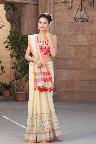 Kanchi cotton saree in floral print with texture