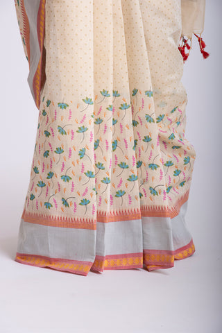 Kanchi cotton saree in floral print with texture