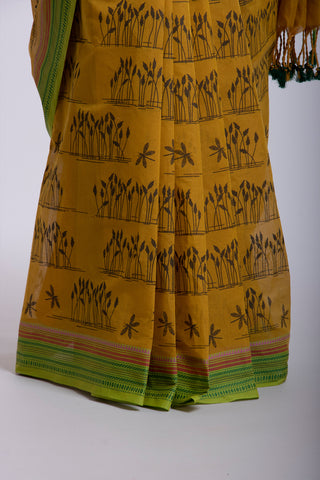 Kanchi cotton saree in floral print with texture