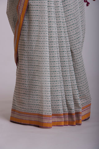 Kanchi cotton saree in dots and small lines print with texture