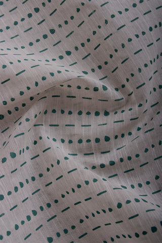 Kanchi cotton saree in dots and small lines print with texture