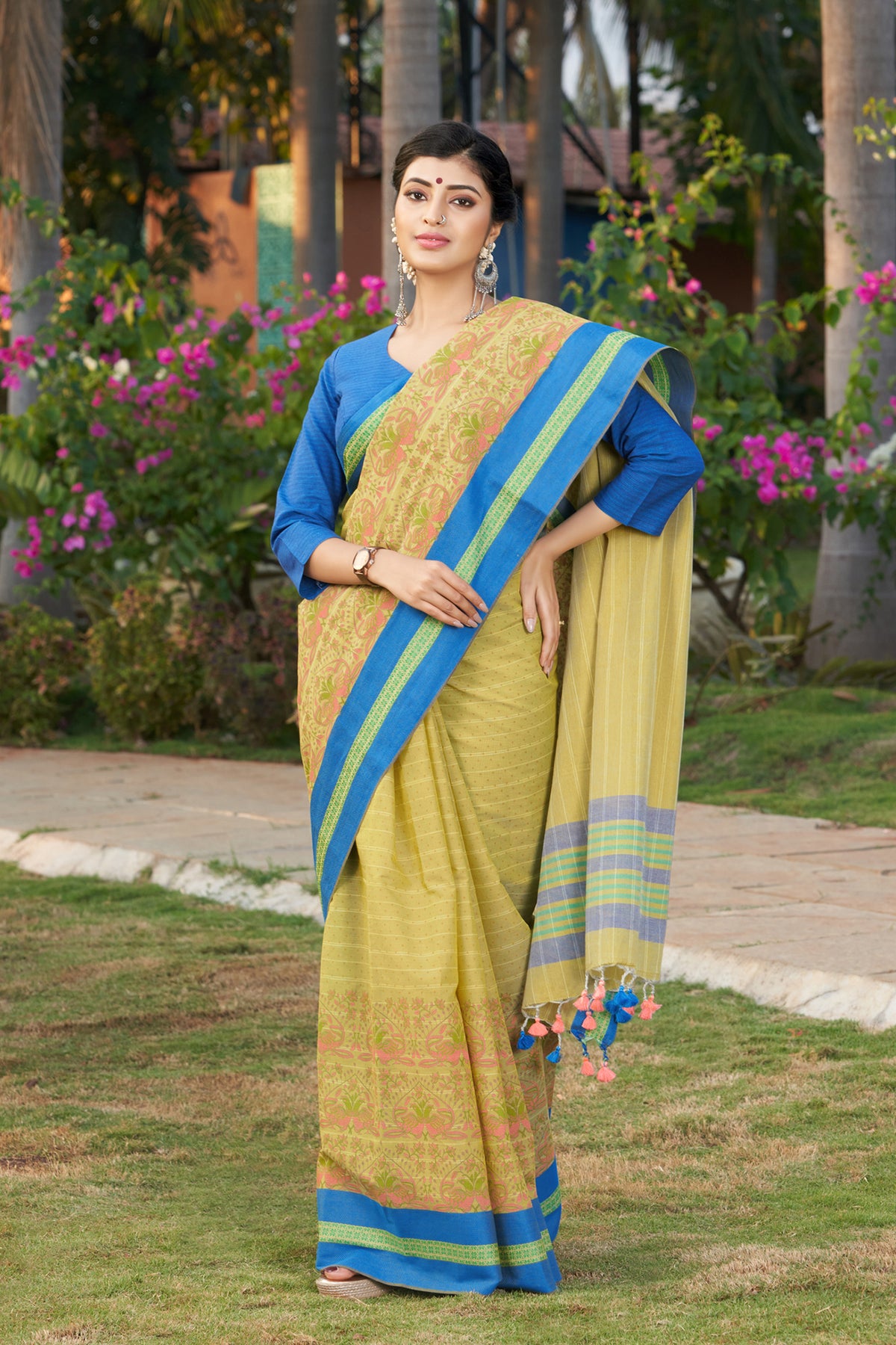 Kanchi cotton saree in floral print with texture -3