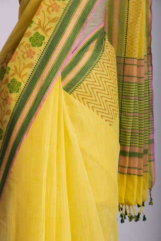 Kanchi cotton saree in floral print with texture