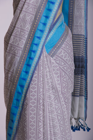 Kanchi cotton saree in floral print with texture