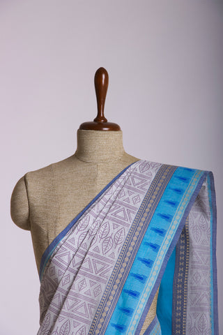 Kanchi cotton saree in floral print with texture