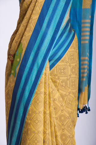 Kanchi Cotton Saree In Girl With Pot Print With Texture