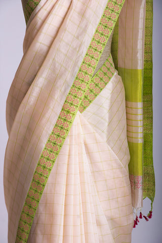 Mangalagiri Silk Sarees With All Over Checks And Printed Border.