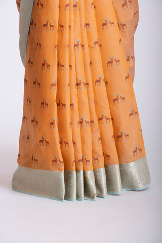 Mangalagiri silk in deers print with texture