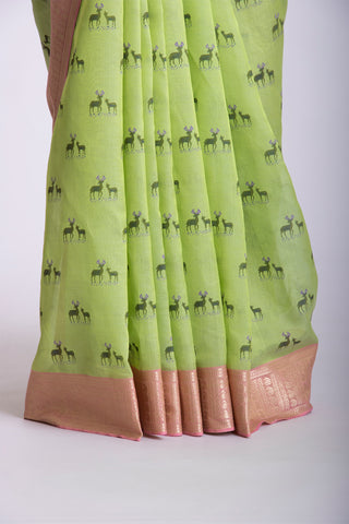 Mangalagiri silk in deers print with texture