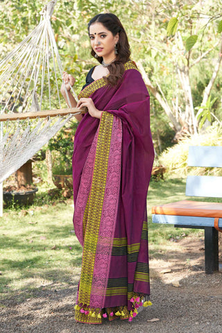 Chirala Cotton Saree With Weave Border In Bottle Green With Olive Green Slub Texture.