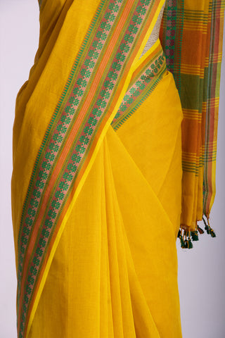 Chettinadu Cotton Saree In Ruby With Contrast Thread Border.