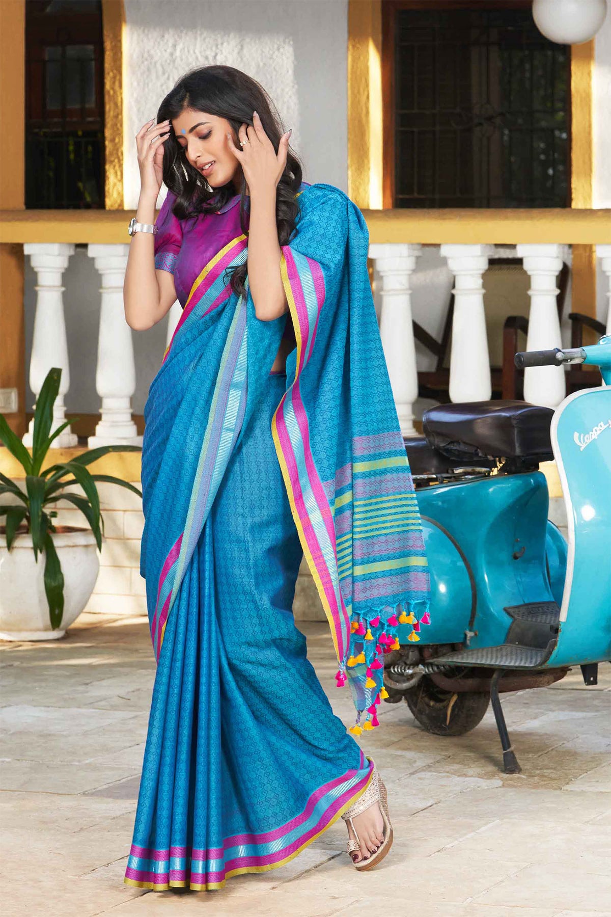 Embose Cotton Saree With Allover Buta