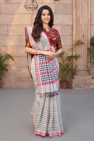 Kanchi cotton saree with lines print with texture