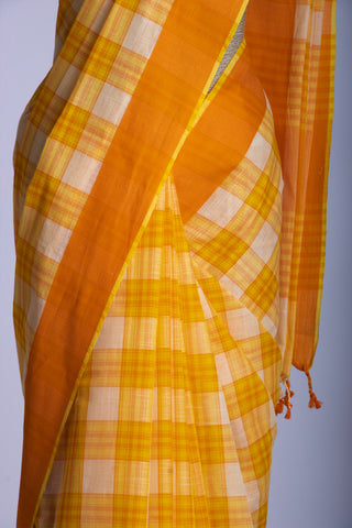 Kanchi Cotton Checks Printed Saree With Texture.