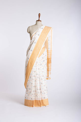 Chettinadu Cotton saree in Off-White and handprint