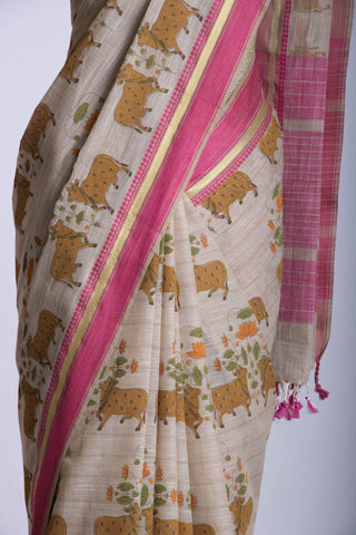 Ikkath Cotton saree in buff Beige with Pichwai floral print