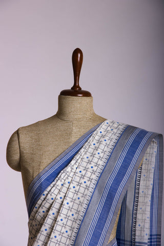 Kanchi Cotton saree  in Off white with geometric pattern hand printed.