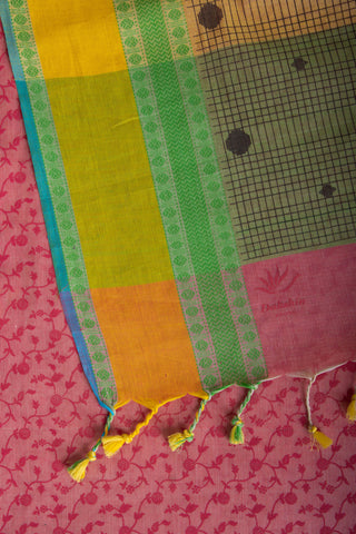 Chettinadu cotton saree in French pink with floral jaal handprint.